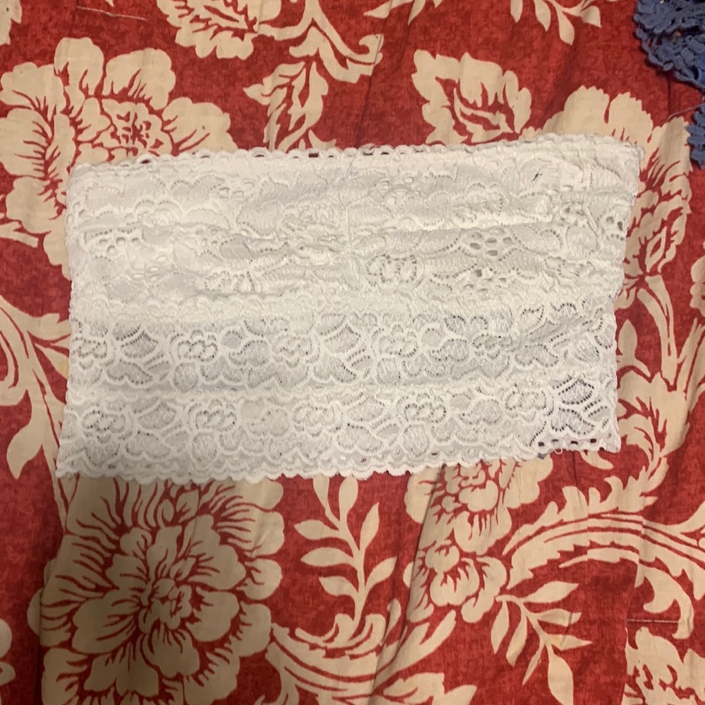 I am selling a aerie no strap top. Good condition